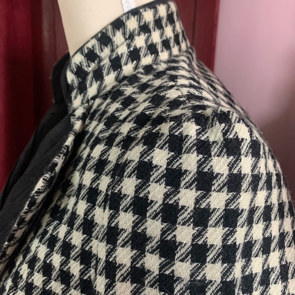 Black and white blazer - Picture 3 of 7